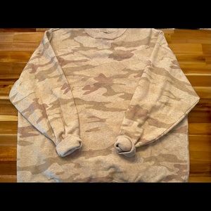 American Eagle Oversized Camo Crewneck Size XS